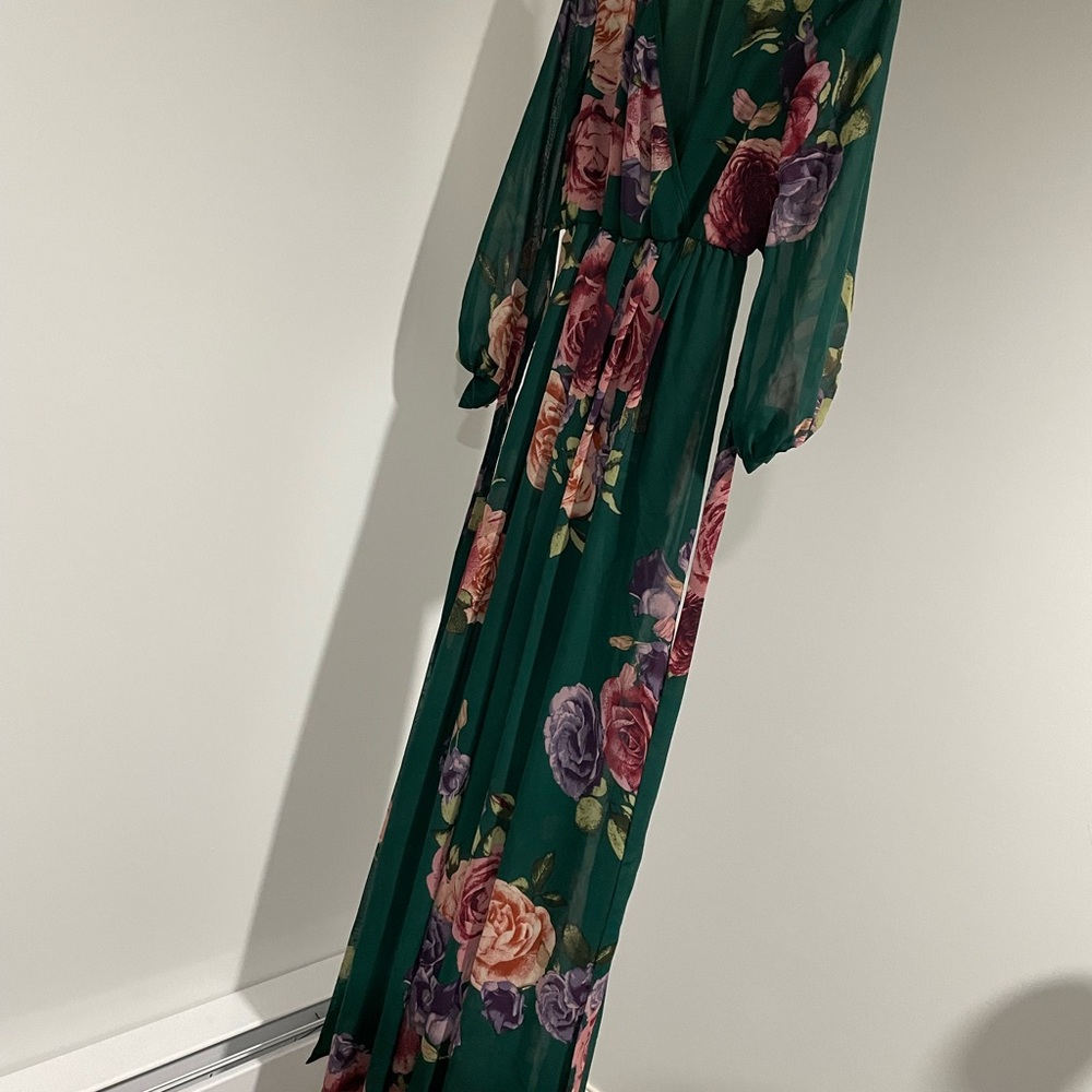 Green V-Neck Long Sleeve Gown for Wedding Guests